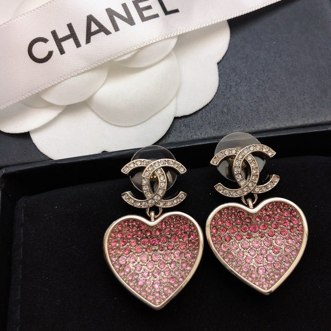 CHANEL 26S DOUBLE C LOGO PINK GRADIENT PAVE CRYSTAL HEART DROP EARRINGS IN GOLD METAL 631079