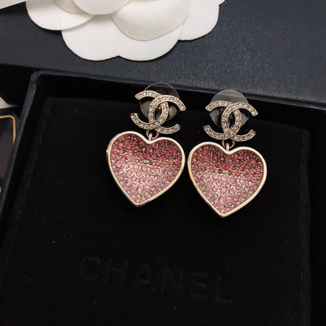 CHANEL 26S DOUBLE C LOGO PINK GRADIENT PAVE CRYSTAL HEART DROP EARRINGS IN GOLD METAL 631079
