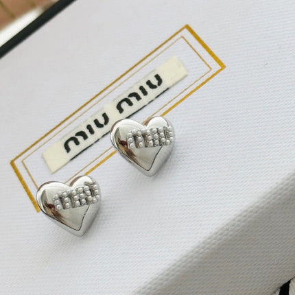 MIUMIU 26S HEART LOGO STUD EARRINGS WITH PEARL DETAILS IN SILVER TONE METAL 630844