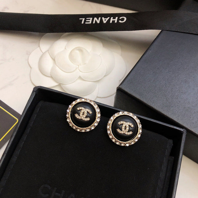 CHANEL 26S DOUBLE C LOGO BLACK ENAMEL CRYSTAL FRAME STUD EARRINGS IN GOLD METAL 633330