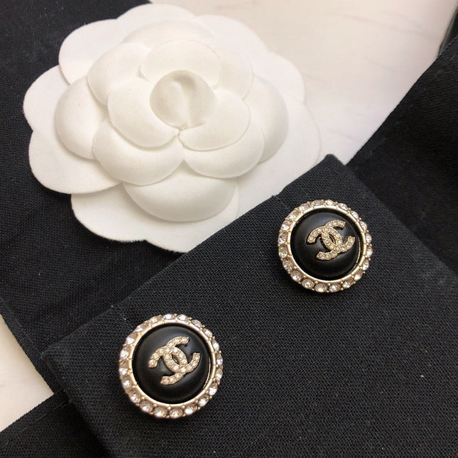 CHANEL 26S DOUBLE C LOGO BLACK ENAMEL CRYSTAL FRAME STUD EARRINGS IN GOLD METAL 633330