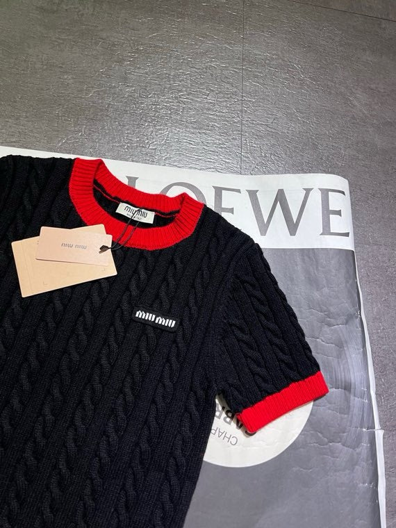 MIUMIU SHORT-SLEEVE KNIT SWEATER 530