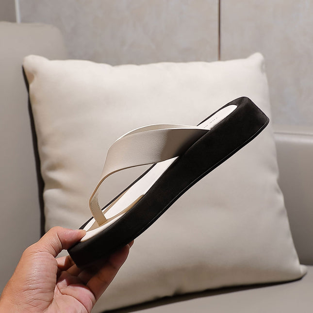 THE ROW 26S GINZA THONG SANDALS IN WHITE CALFSKIN AND BLACK SUEDE