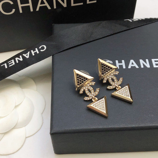 CHANEL 26S DOUBLE C LOGO TWO-TONE CRYSTAL TRIANGLE DROP EARRINGS IN GOLD METAL 631834